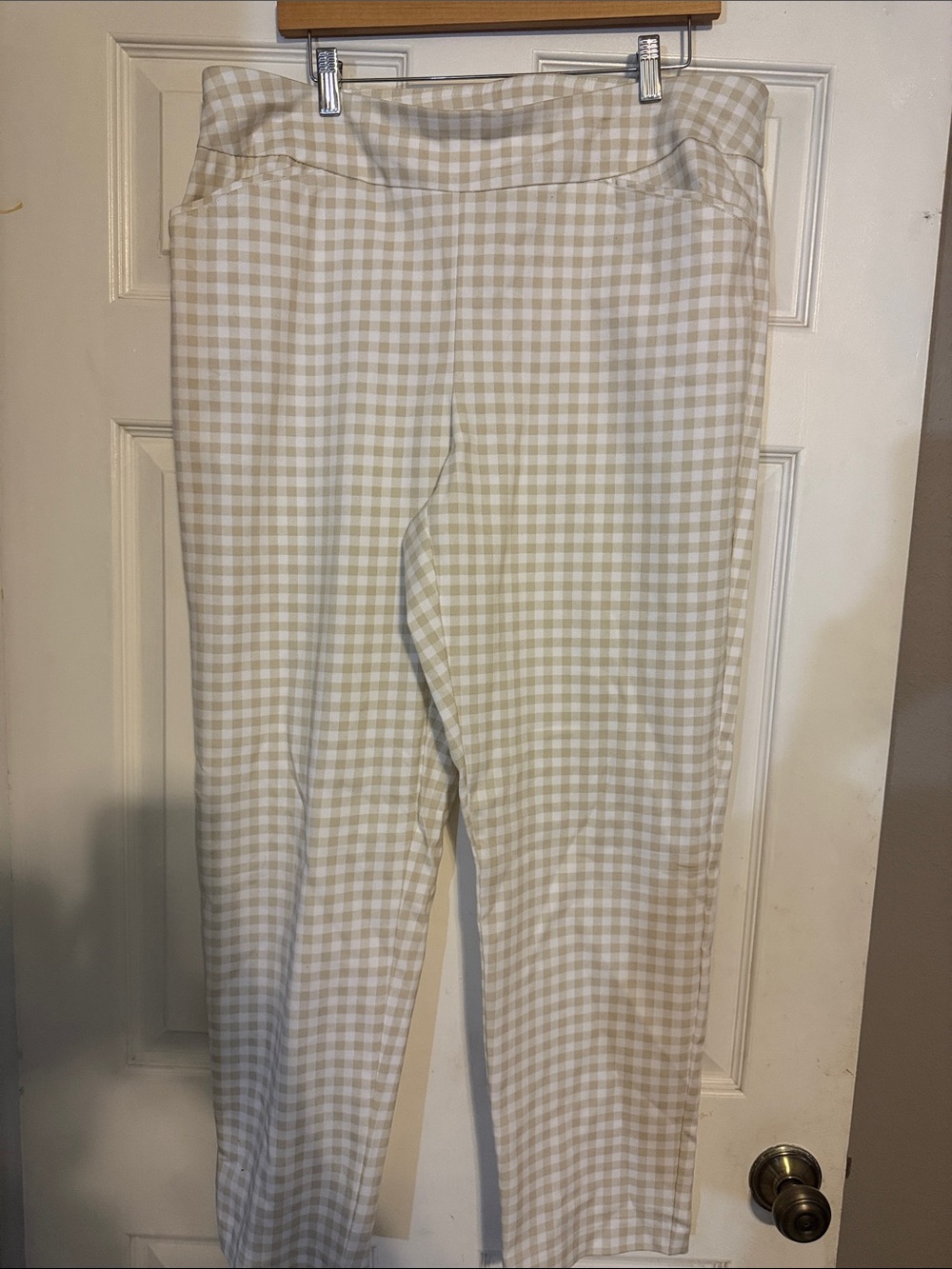 croft & barrow Beige and White Gingham Stretch Pants